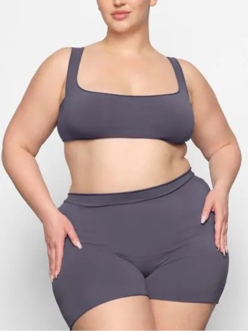 SKIMS Raw Edge Intimates Micro Scoop Bralette in Thunder. Size XS.